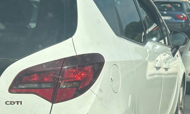Gli italiani non rinunciano all’auto ma rimandano l’acquisto